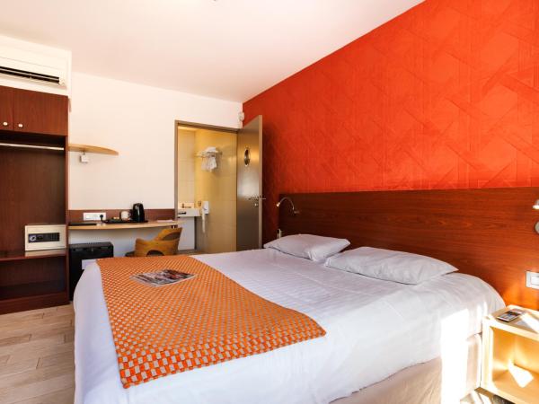 Hotel SPA Plage St Jean : photo 4 de la chambre chambre double accessible aux personnes à mobilité réduite - rez-de-chaussée