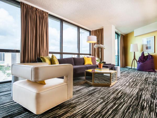 Hotel Derek Houston Galleria : photo 9 de la chambre suite penthouse