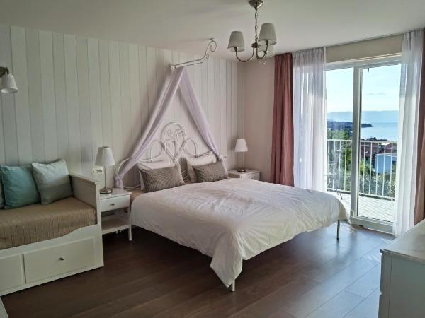 Guesthouse Olei : photo 2 de la chambre chambre double avec balcon - vue sur mer