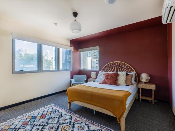 Roamer Brisbane - formerly Selina Brisbane : photo 2 de la chambre standard room (queen), private bathroom