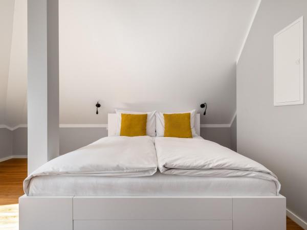numa I Munico Apartments : photo 8 de la chambre extra large studio with kitchenette and sofa bed - duplex