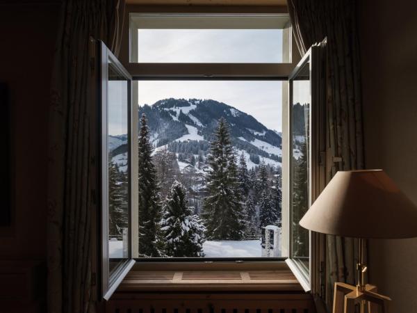 Gstaad Palace : photo 4 de la chambre suite de luxe - vue sur montagne