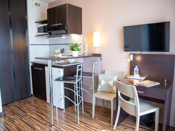 Zenitude Hôtel-Résidences Le Parc de l'Escale : photo 8 de la chambre appartement 1 chambre (2 adultes)