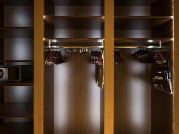 Gstaad Palace : photo 6 de la chambre chambre de luxe - vue sur montagne