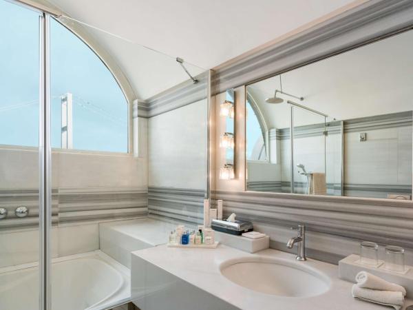 Radisson Blu Bosphorus Hotel : photo 3 de la chambre suite avec terrasse - vue sur bosphore