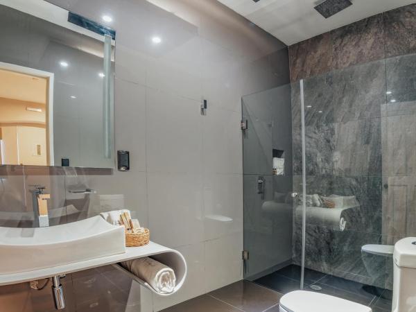 Chanpaal Hotel Boutique - Only Adults : photo 8 de la chambre suite deluxe avec baignoire spa