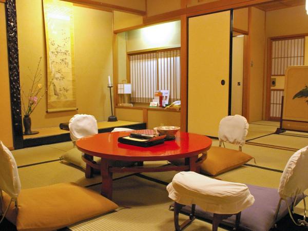 Seikoro Ryokan - Established in 1831 : photo 3 de la chambre chambre de luxe style japonais - bâtiment principal