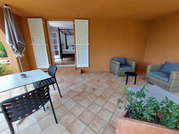 Hôtel les Bouis - Vue mer : photo 3 de la chambre chambre double - vue sur jardin