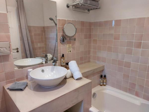 Hôtel les Bouis - Vue mer : photo 8 de la chambre chambre double - vue sur mer