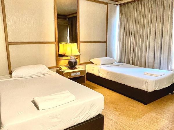 Hotel Pattaya Beach : photo 2 de la chambre chambre lits jumeaux avec salle de bains privative