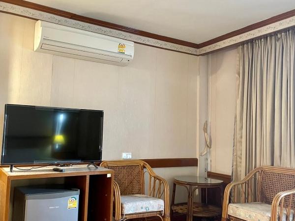 Hotel Pattaya Beach : photo 3 de la chambre suite lit king-size
