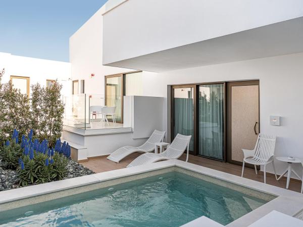 Lagon Life Spirit Boutique Hotel - Adults Only : photo 2 de la chambre chambre double avec piscine privée - vue sur jardin 