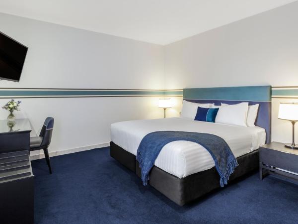 Ramada Diplomat Canberra : photo 8 de la chambre suite king spa