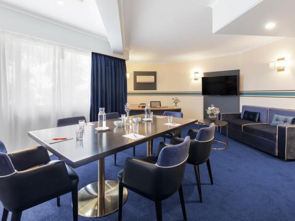 Ramada Diplomat Canberra : photo 7 de la chambre king boardroom