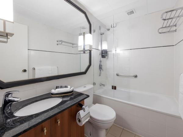 Ramada Diplomat Canberra : photo 9 de la chambre chambre lit queen-size