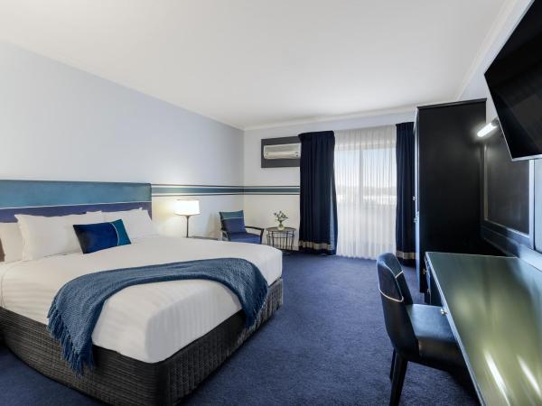 Ramada Diplomat Canberra : photo 6 de la chambre chambre lit queen-size