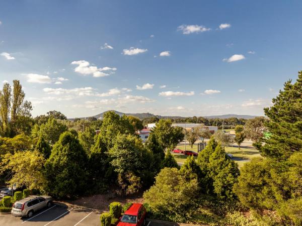 Ramada Diplomat Canberra : photo 10 de la chambre suite king spa