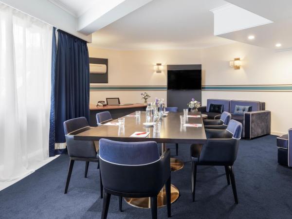 Ramada Diplomat Canberra : photo 9 de la chambre king boardroom
