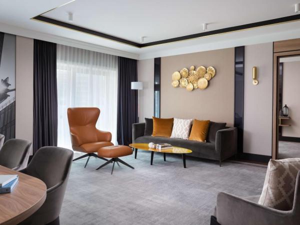 Radisson Collection Hotel, Warsaw : photo 1 de la chambre suite présidentielle avec accès au salon