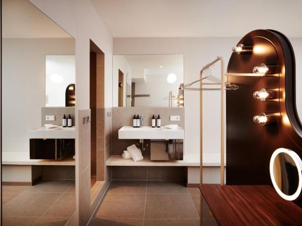 Boutique Hotel das Salz : photo 2 de la chambre home base with street view