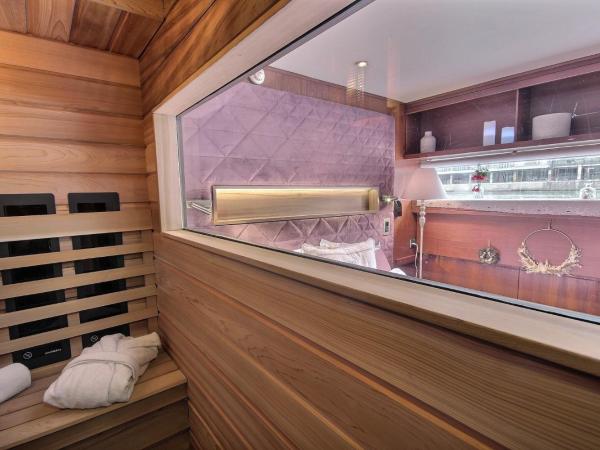 VIP Paris Yacht Hôtel & Spa : photo 5 de la chambre suite avec jacuzzi