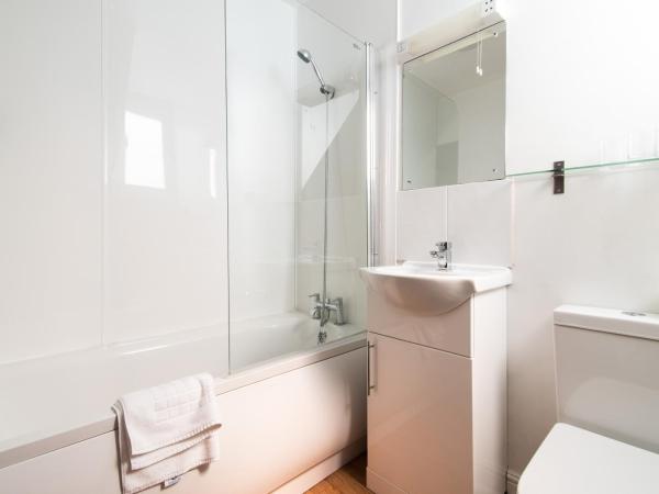 The Linden Leaf Rooms - Classy & Stylish : photo 4 de la chambre chambre lit king-size standard