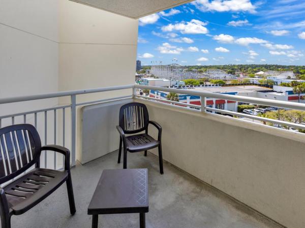 Sandy Beach Resort : photo 5 de la chambre suite 2 chambres standard - vue partielle