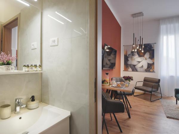 Emi Luxury Apartments : photo 8 de la chambre studio double deluxe