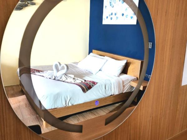 Cliff Lanta Suite-Koh Lanta Krabi : photo 2 de la chambre chambre double avec balcon