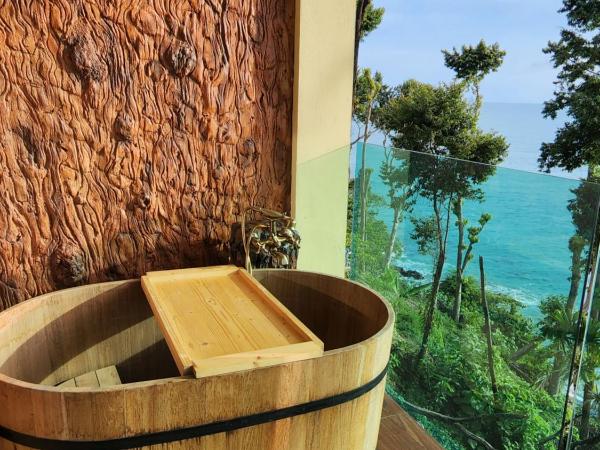 Cliff Lanta Suite-Koh Lanta Krabi : photo 1 de la chambre chambre double avec balcon