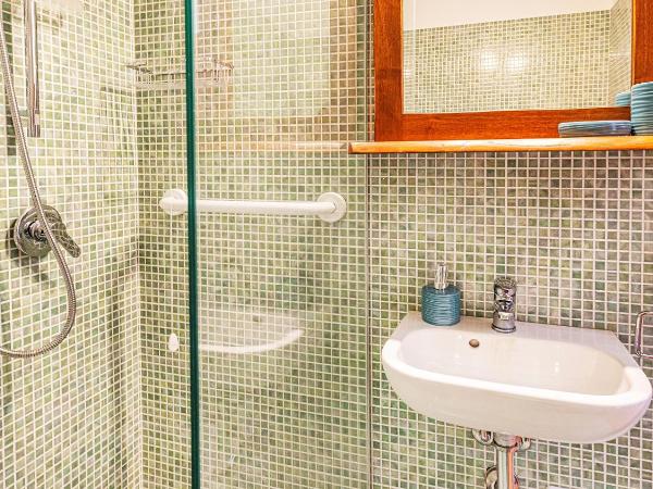 Welcomely - Guesthouse Kadossene Alghero : photo 9 de la chambre chambre double avec salle de bains privative
