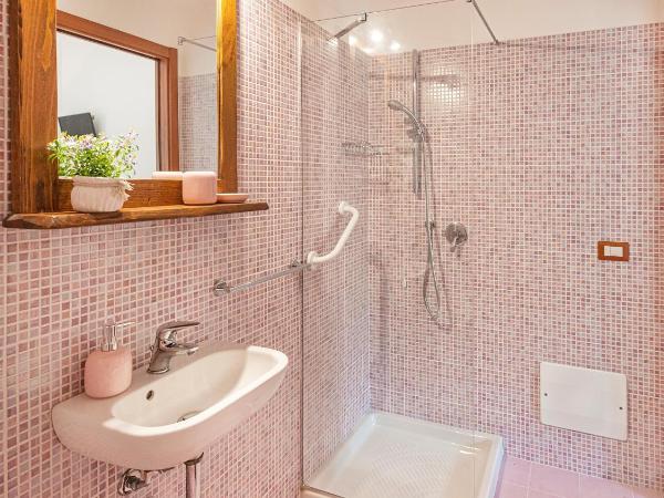 Welcomely - Guesthouse Kadossene Alghero : photo 7 de la chambre chambre double avec salle de bains privative