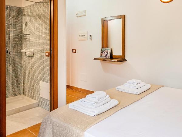 Welcomely - Guesthouse Kadossene Alghero : photo 5 de la chambre chambre double avec salle de bains privative