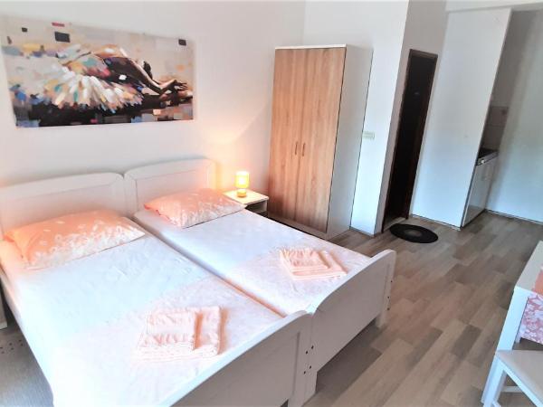 Apartments Villa Sirena : photo 3 de la chambre studio avec balcon et vue sur la mer