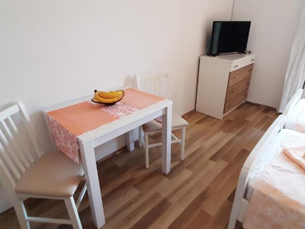 Apartments Villa Sirena : photo 10 de la chambre studio avec balcon et vue sur la mer