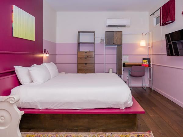 The Russell : photo 2 de la chambre interior room 1:6