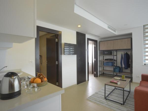 MAIA HOTEL SUITES : photo 1 de la chambre suite junior