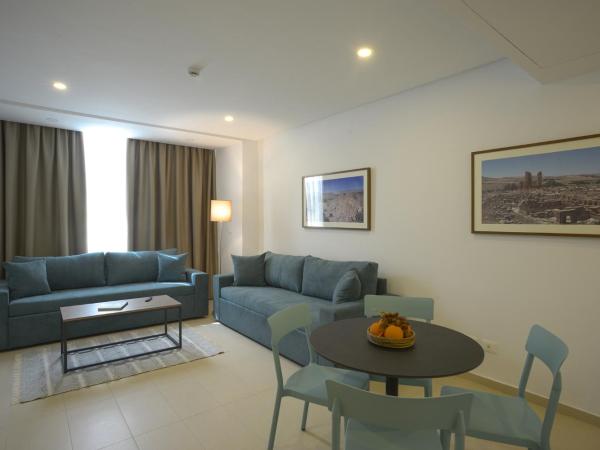 MAIA HOTEL SUITES : photo 2 de la chambre suite familiale