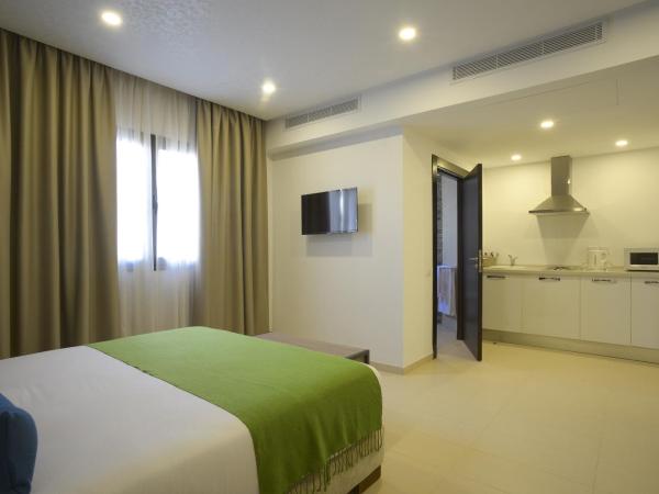 MAIA HOTEL SUITES : photo 2 de la chambre chambre double - accessible aux personnes à mobilité réduite