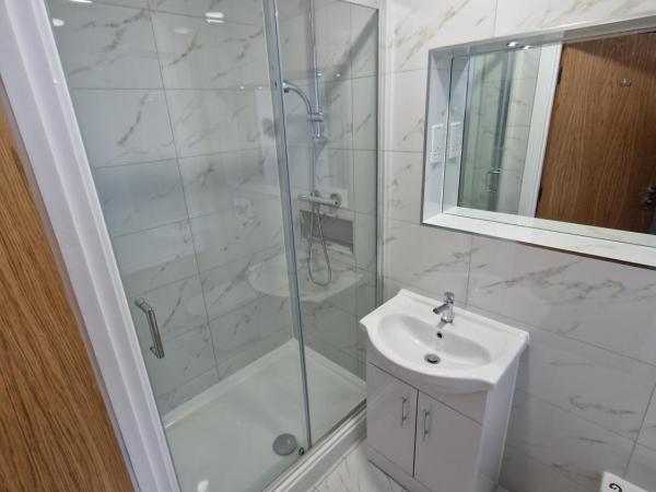 Best Western Northfields Ealing Hotel : photo 5 de la chambre chambre lit king-size supérieure avec kitchenette