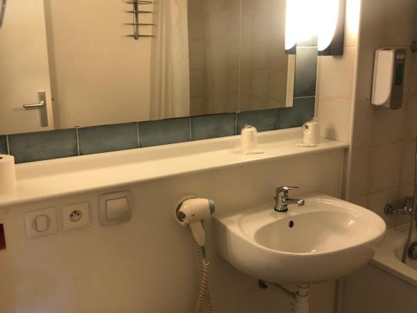 The Originals Access, Hôtel Foix : photo 6 de la chambre chambre quadruple