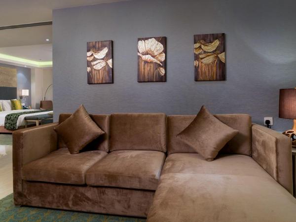 Centara Muscat Hotel Oman : photo 4 de la chambre suite exécutive lit king-size