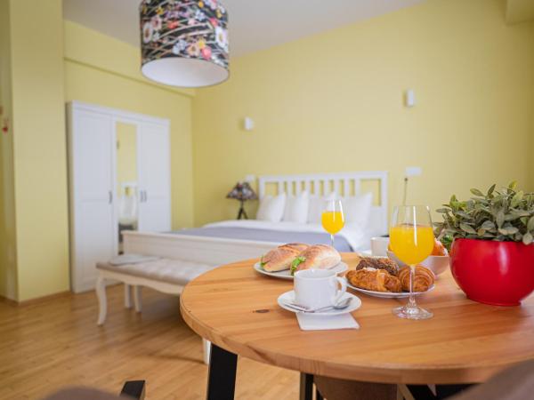 Paon Boutique Apartments : photo 3 de la chambre studio lit queen-size