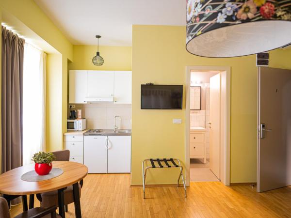 Paon Boutique Apartments : photo 2 de la chambre studio lit queen-size