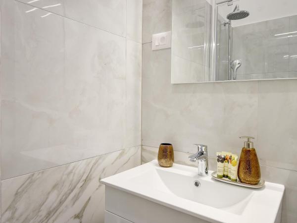 Emi Luxury Apartments : photo 2 de la chambre studio standard