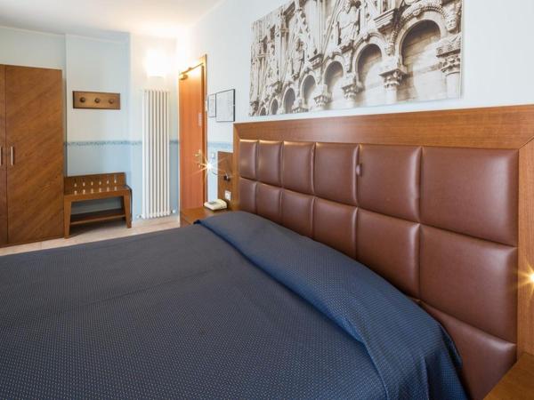 Hotel Terminus & Plaza : photo 4 de la chambre chambre lits jumeaux
