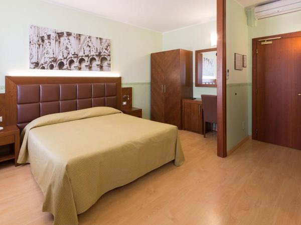 Hotel Terminus & Plaza : photo 1 de la chambre chambre double ou lits jumeaux supérieure