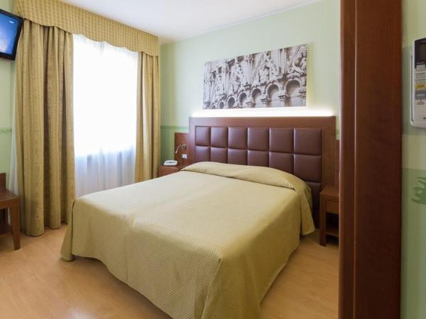 Hotel Terminus & Plaza : photo 6 de la chambre chambre double ou lits jumeaux supérieure