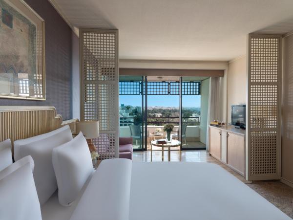 Rixos Downtown Antalya - The Land Of Legends Access : photo 6 de la chambre chambre lit king-size de luxe - vue sur mer