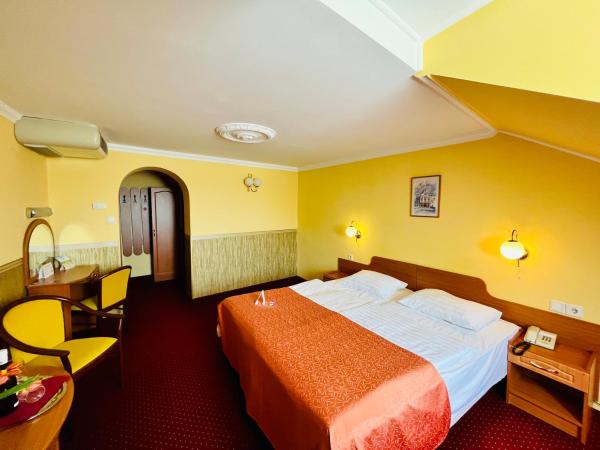 Hotel Korona Wellness, Rendezvény és Borszálloda : photo 3 de la chambre chambre double ou lits jumeaux standard